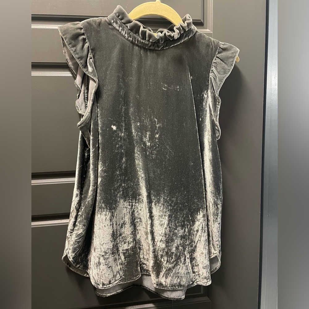 Women’s velvet top